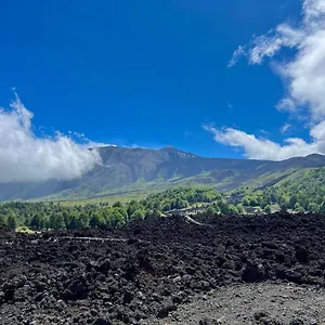 Etna Accogliente Nel Cuore Di , Aeroporto di Catania Fontana Rossa Italia