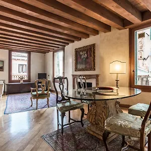 La Fenice Double Canal View Venise