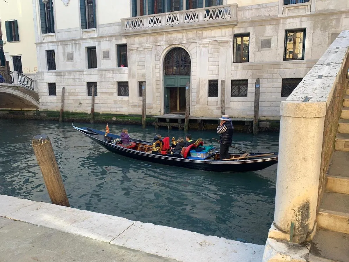 Home Lovers Apartment Venecia 0*,  Italia
